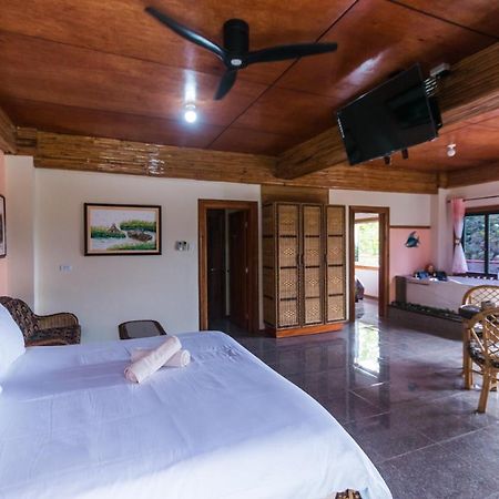 Shenanigans Glamping Resort Zamboanguita  Buitenkant foto