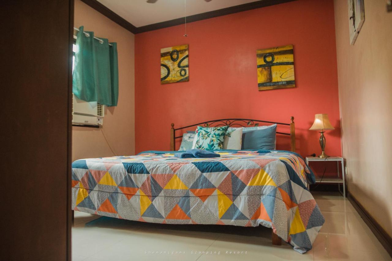 Shenanigans Glamping Resort Zamboanguita  Buitenkant foto