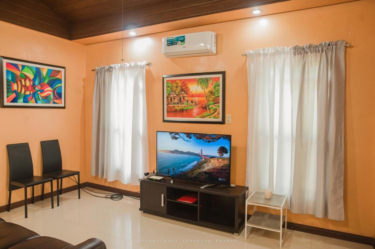 Shenanigans Glamping Resort Zamboanguita  Buitenkant foto