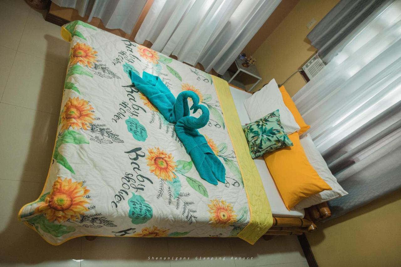 Shenanigans Glamping Resort Zamboanguita  Buitenkant foto